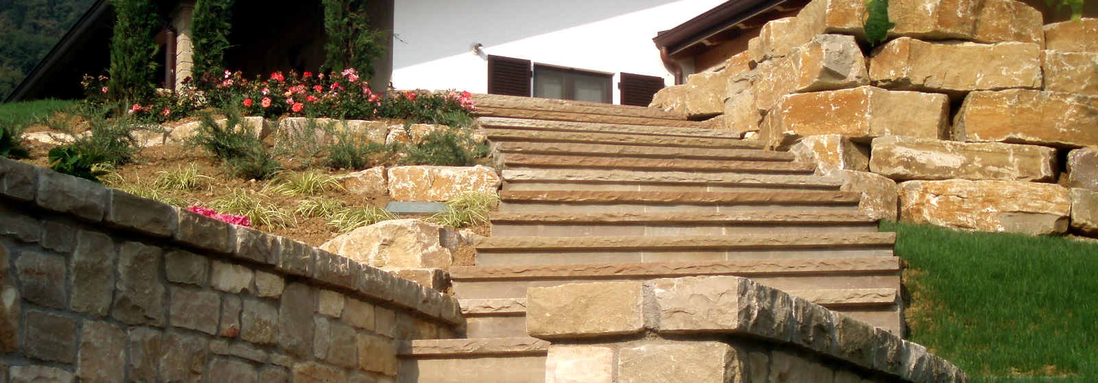 Interventi su scale e mura a secco per giardino in pietra di Credaro