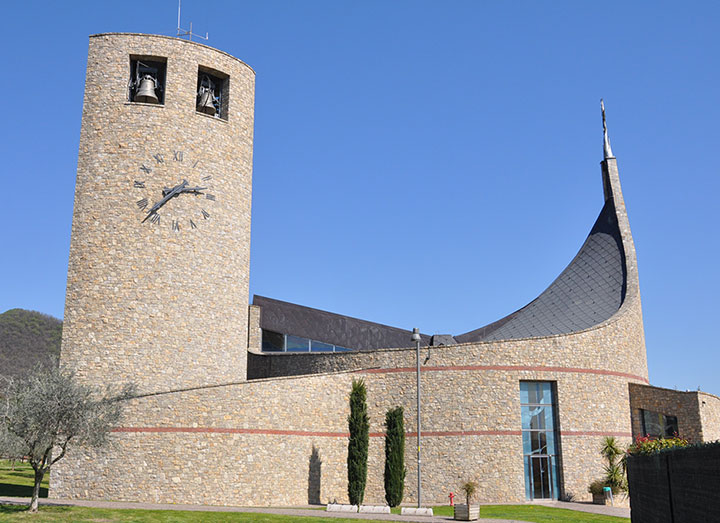 Rivestimento in Pietra Chiesa a Padergnone