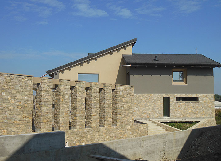 Rivestimento in Pietra di Villa Privata a Castelvetro (PC)