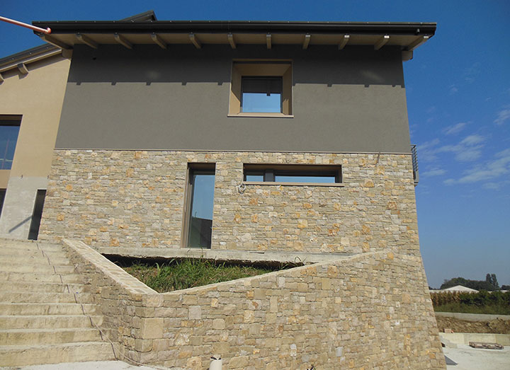 Rivestimento in Pietra di Villa Privata a Castelvetro (PC)