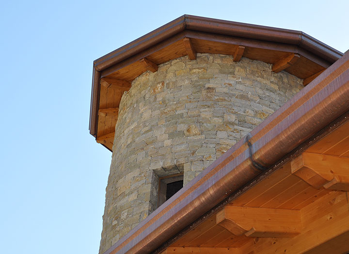 Rivestimento in Pietra di Villa Privata in Valle Camonica